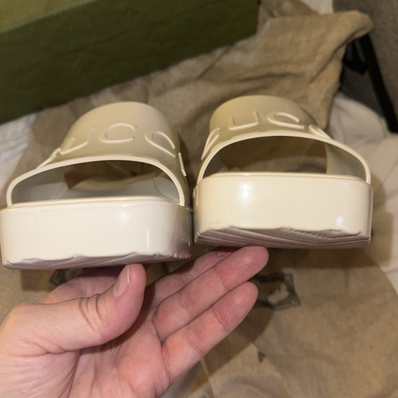 Authentic Gucci chunky slides - Picture 8 of 10